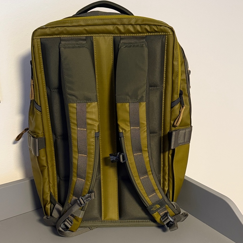 The North Face Mustard Backpack - Picture 2 of 5